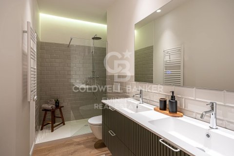 Apartamento de 2 dormitorios en venta en Barcelona, Cataluña, Spain № 5537 - foto 18