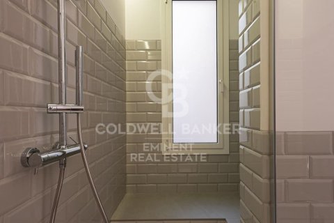 Apartamento de 2 dormitorios en venta en Barcelona, Cataluña, Spain № 5537 - foto 19