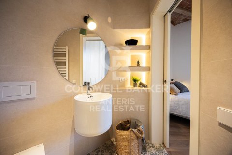 Apartamento de 2 dormitorios en venta en Barcelona, Cataluña, Spain № 5291 - foto 10