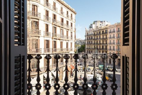 Apartamento de 2 dormitorios en venta en Barcelona, Cataluña, Spain № 5291 - foto 22
