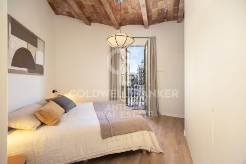 Apartamento de 2 dormitorios en venta en Barcelona, Cataluña, Spain № 5291 - foto 24