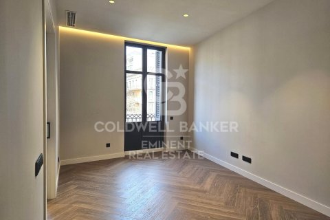 Apartamento de 2 dormitorios en venta en Barcelona, Cataluña, Spain № 5290 - foto 2