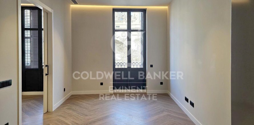 Apartamento de 2 dormitorios en venta en Barcelona, Cataluña, Spain № 5290