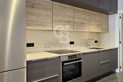 Apartamento de 2 dormitorios en venta en Barcelona, Cataluña, Spain № 5290 - foto 4