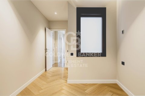 Apartamento de 2 dormitorios en venta en Barcelona, Cataluña, Spain № 5290 - foto 17