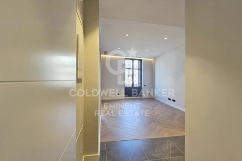 Apartamento de 2 dormitorios en venta en Barcelona, Cataluña, Spain № 5290 - foto 15