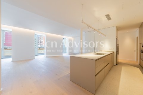 2 bedrooms apartment for sale in Barcelona, Catalonia, Spain № 2878 - photo 2