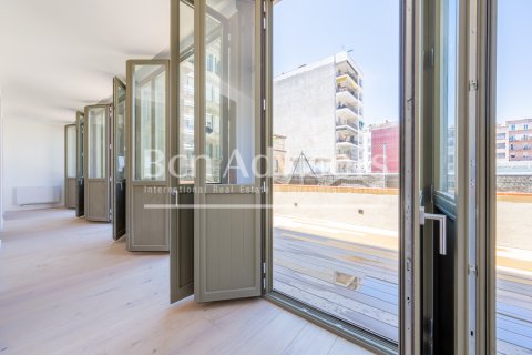2 bedrooms apartment for sale in Barcelona, Catalonia, Spain № 2878 - photo 3
