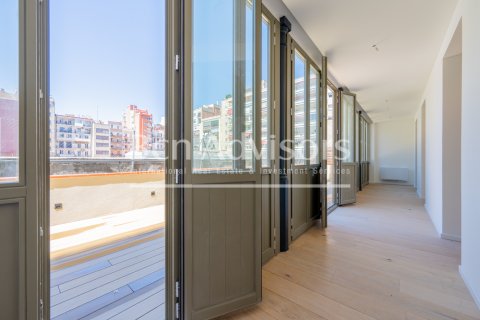 2 bedrooms apartment for sale in Barcelona, Catalonia, Spain № 2878 - photo 21