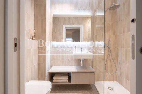 Apartamento de 2 dormitorios en venta en Barcelona, Cataluña, Spain № 2883 - foto 26