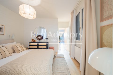 Apartamento de 2 dormitorios en venta en Barcelona, Cataluña, Spain № 2883 - foto 27