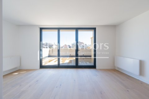 Ático de 2 dormitorios en venta en Barcelona, Cataluña, Spain № 2879 - foto 8