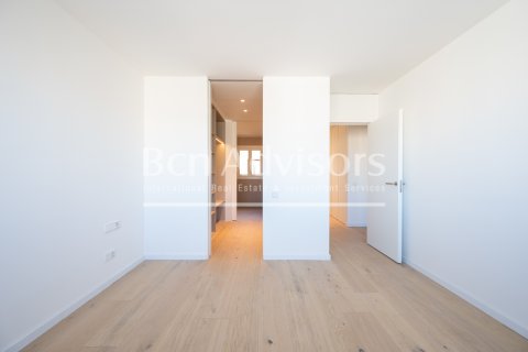 Ático de 2 dormitorios en venta en Barcelona, Cataluña, Spain № 2879 - foto 19