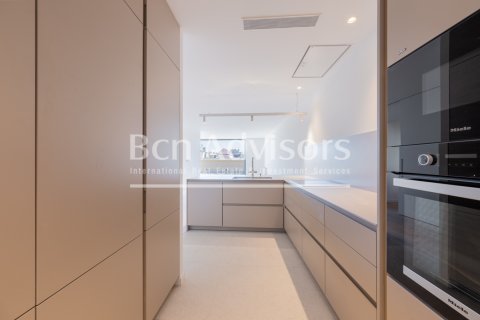 Ático de 2 dormitorios en venta en Barcelona, Cataluña, Spain № 2879 - foto 15