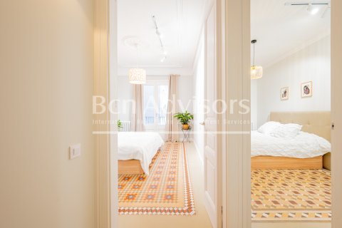 Apartamento de 3 dormitorios en venta en Barcelona, Cataluña, Spain № 2881 - foto 29