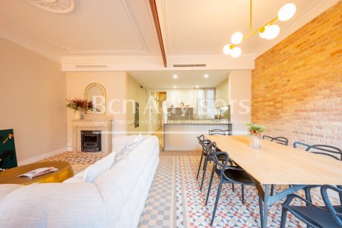 Apartamento de 3 dormitorios en venta en Barcelona, Cataluña, Spain № 2881 - foto 9