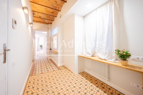 Apartamento de 3 dormitorios en venta en Barcelona, Cataluña, Spain № 2881 - foto 21
