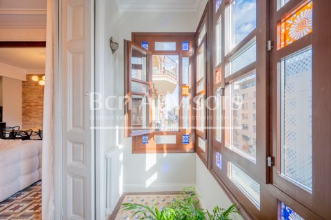 Apartamento de 3 dormitorios en venta en Barcelona, Cataluña, Spain № 2881 - foto 7