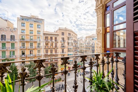 Apartamento de 3 dormitorios en venta en Barcelona, Cataluña, Spain № 2881 - foto 5