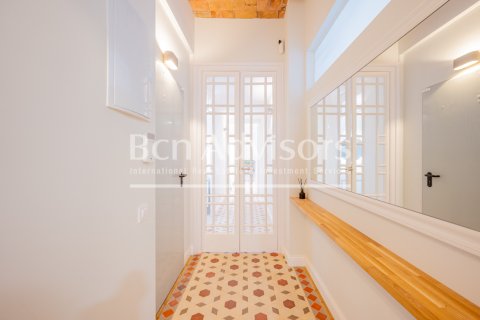 Apartamento de 3 dormitorios en venta en Barcelona, Cataluña, Spain № 2881 - foto 20