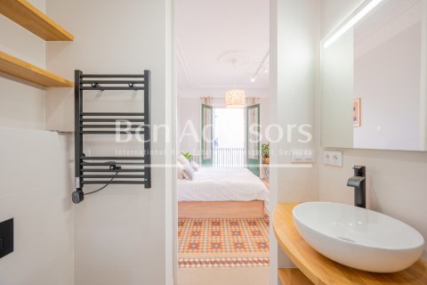Apartamento de 3 dormitorios en venta en Barcelona, Cataluña, Spain № 2881 - foto 28