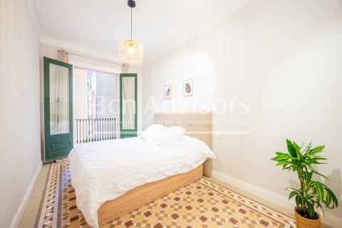 Apartamento de 3 dormitorios en venta en Barcelona, Cataluña, Spain № 2881 - foto 30