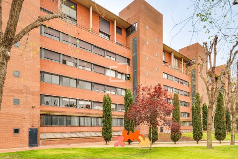 Apartamento de 4 dormitorios en venta en Barcelona, Cataluña, Spain № 6546 - foto 5