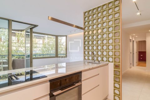Купить квартиру в Барселона, Испания с 3 спальни, 133м², № 6552 - фото 3