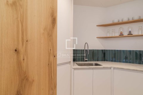 Купить квартиру в Барселона, Испания с 3 спальни, 133м², № 6552 - фото 11