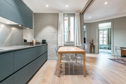 3 bedrooms apartment for sale in Barcelona, Catalonia, Spain № 6549 - photo 9