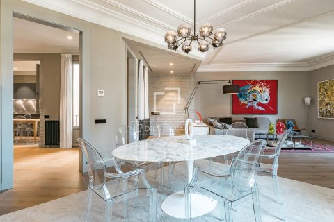 3 bedrooms apartment for sale in Barcelona, Catalonia, Spain № 6549 - photo 4