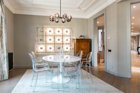 3 bedrooms apartment for sale in Barcelona, Catalonia, Spain № 6549 - photo 2