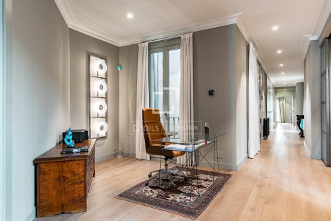 3 bedrooms apartment for sale in Barcelona, Catalonia, Spain № 6549 - photo 5
