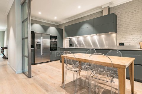 3 bedrooms apartment for sale in Barcelona, Catalonia, Spain № 6549 - photo 8