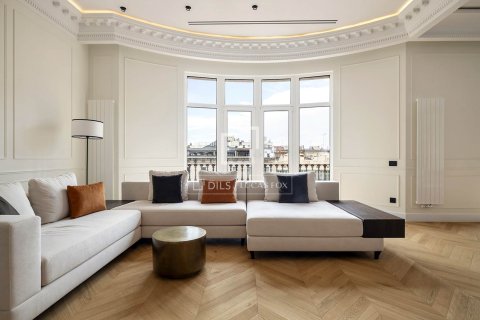 Apartamento de 4 dormitorios en venta en Barcelona, Cataluña, Spain № 6547