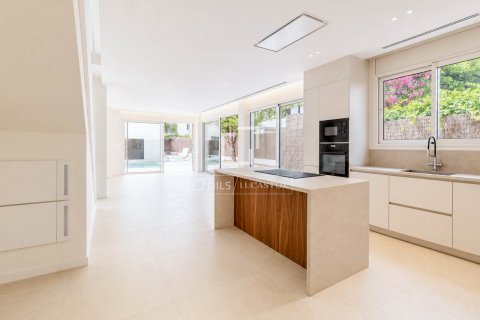 Villa de 5 dormitorios en venta en Sitges, Barcelona, Cataluña, Spain № 8844 - foto 29