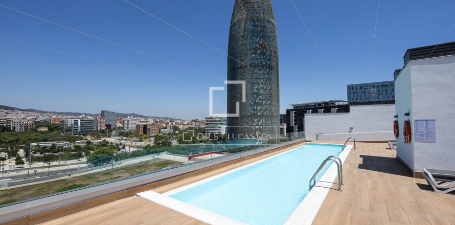 Apartamento de 3 dormitorios en venta en Barcelona, Cataluña, Spain № 8845