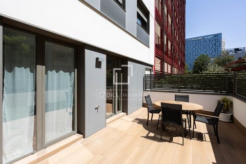 Apartamento de 3 dormitorios en venta en Barcelona, Cataluña, Spain № 8845 - foto 9