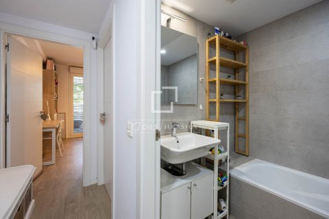 Apartamento de 3 dormitorios en venta en Barcelona, Cataluña, Spain № 8845 - foto 2