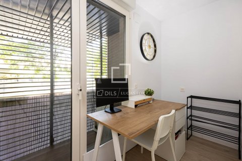 Apartamento de 3 dormitorios en venta en Barcelona, Cataluña, Spain № 8845 - foto 28