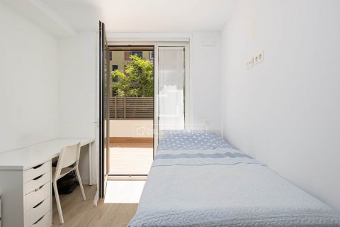 Apartamento de 3 dormitorios en venta en Barcelona, Cataluña, Spain № 8845 - foto 8