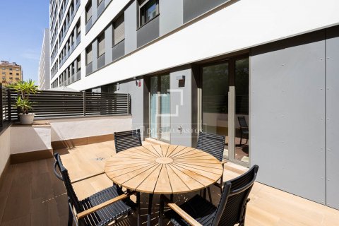 Apartamento de 3 dormitorios en venta en Barcelona, Cataluña, Spain № 8845 - foto 12