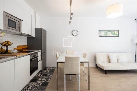 Apartamento de 3 dormitorios en venta en Barcelona, Cataluña, Spain № 8845 - foto 10
