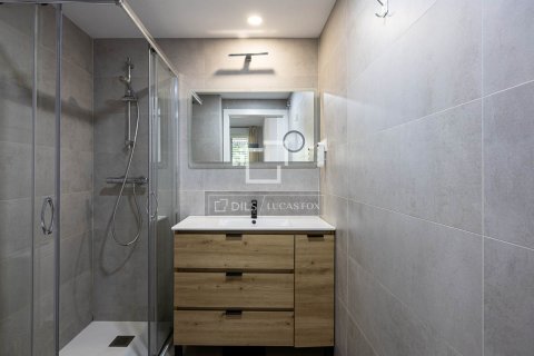 Apartamento de 3 dormitorios en venta en Barcelona, Cataluña, Spain № 8845 - foto 26