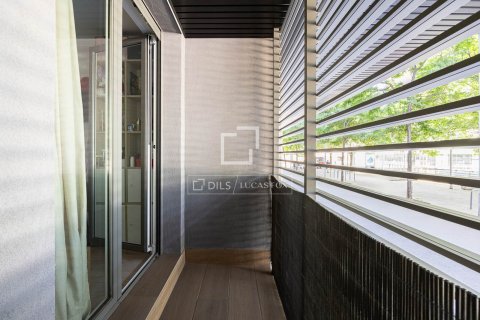 Apartamento de 3 dormitorios en venta en Barcelona, Cataluña, Spain № 8845 - foto 5