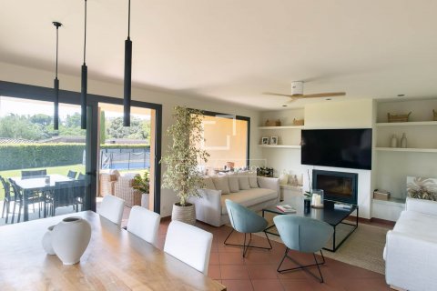 Villa de 4 dormitorios en venta en Sant Vicenc De Montalt, Barcelona, Cataluña, Spain № 8841 - foto 23
