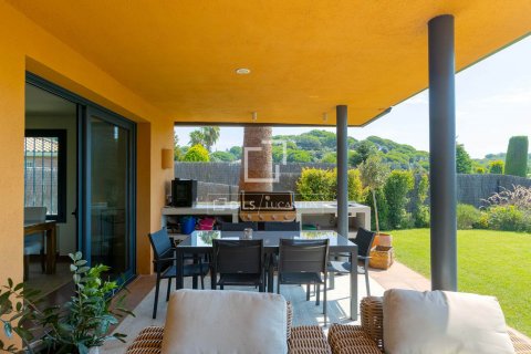 Villa de 4 dormitorios en venta en Sant Vicenc De Montalt, Barcelona, Cataluña, Spain № 8841 - foto 17
