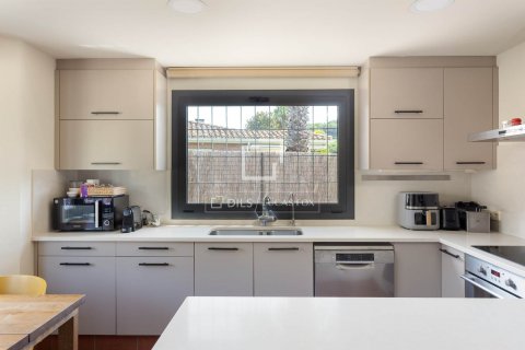 Villa de 4 dormitorios en venta en Sant Vicenc De Montalt, Barcelona, Cataluña, Spain № 8841 - foto 16