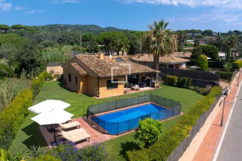 Villa de 4 dormitorios en venta en Sant Vicenc De Montalt, Barcelona, Cataluña, Spain № 8841