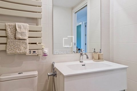 Apartamento de 3 dormitorios en venta en Vilanova i la Geltrú, Barcelona, Cataluña, Spain № 8839 - foto 7